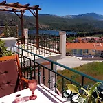 Zoi Luxurious Seaview Retreat شقة