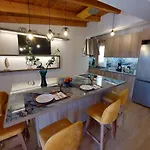 Zoi Luxurious Seaview Retreat