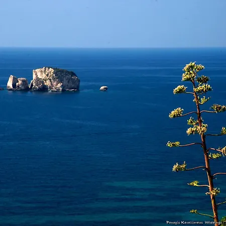 Zoi Luxurious Seaview Retreat