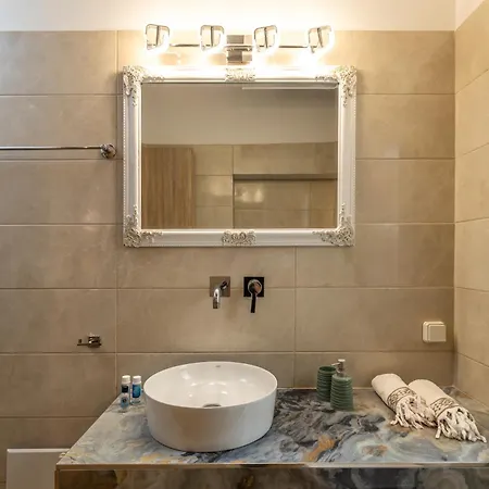 Zoi Luxurious Seaview Retreat *
